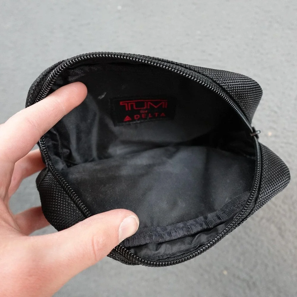 Tumi Travel Pouch Black Amenity Toiletry Cosmetic Bag Organizer Delta Airlines